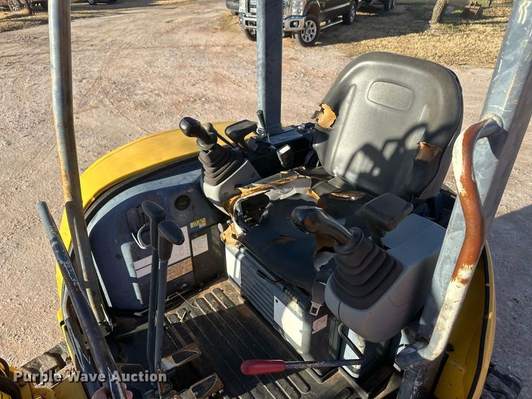 image for item EK9770 2005 New Holland EH35.B  mini excavator