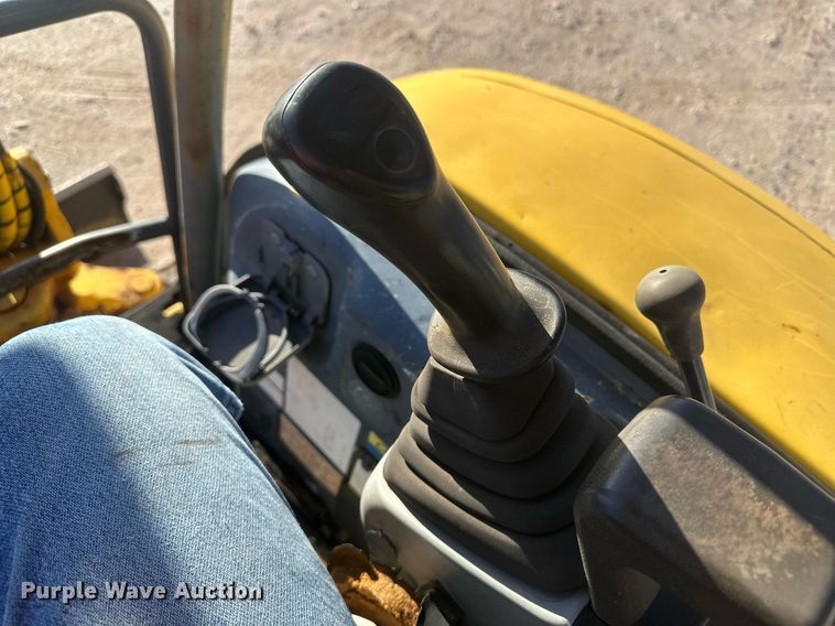 image for item EK9770 2005 New Holland EH35.B  mini excavator