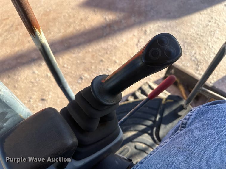 image for item EK9770 2005 New Holland EH35.B  mini excavator