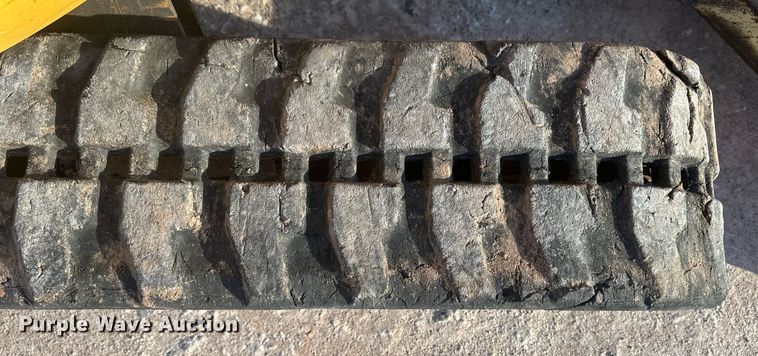 image for item EK9770 2005 New Holland EH35.B  mini excavator