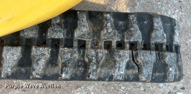 image for item EK9770 2005 New Holland EH35.B  mini excavator