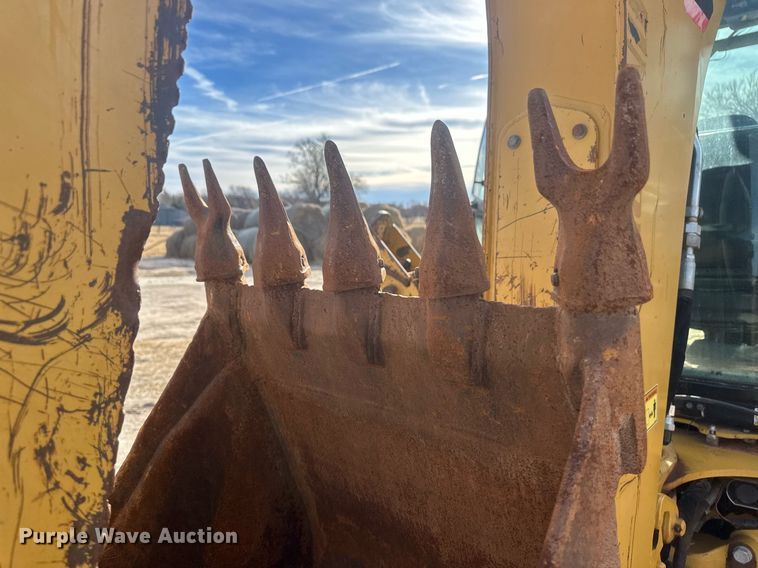 image for item EK9773 2015 Caterpillar 420F  backhoe