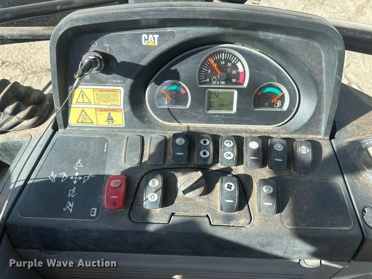 image for item EK9773 2015 Caterpillar 420F  backhoe