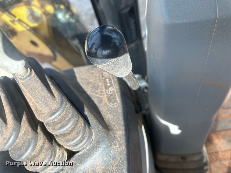 image for item EK9773 2015 Caterpillar 420F  backhoe