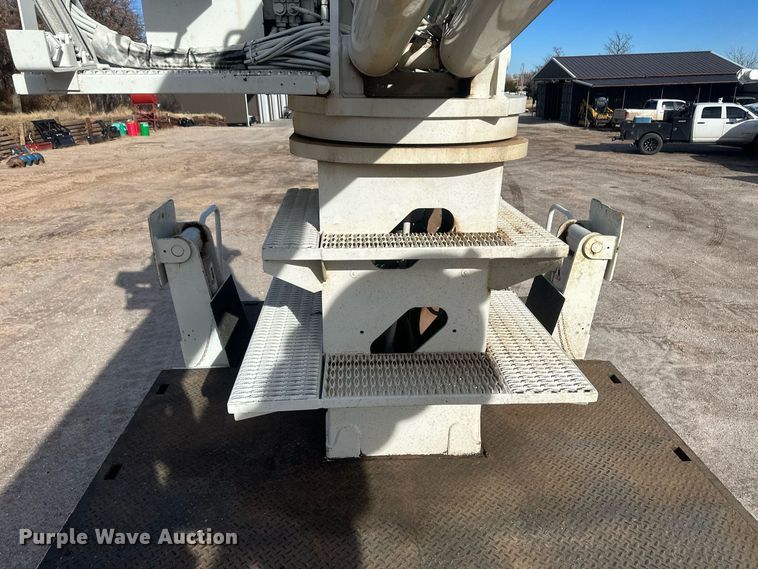 image for item EK9774 2007 Sterling Acterra  digger derrick truck