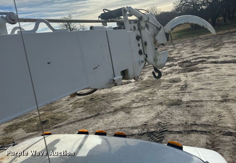 image for item EK9774 2007 Sterling Acterra  digger derrick truck