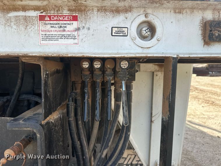 image for item EK9774 2007 Sterling Acterra  digger derrick truck