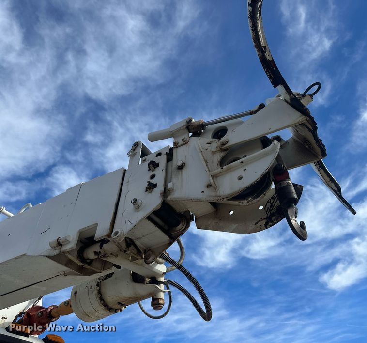 image for item EK9774 2007 Sterling Acterra  digger derrick truck