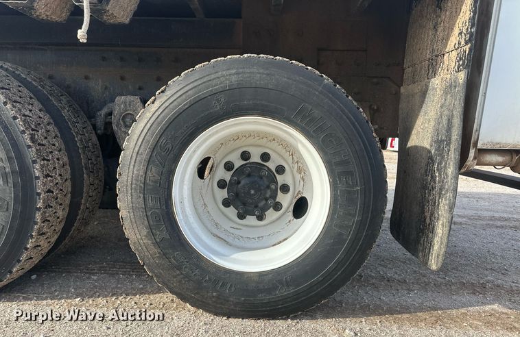 image for item EK9774 2007 Sterling Acterra  digger derrick truck