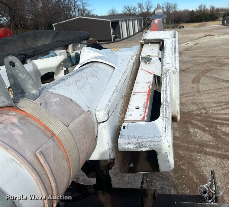 image for item EK9775 2007 International 7300  bucket truck