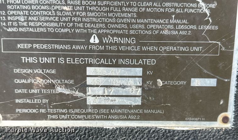 image for item EK9775 2007 International 7300  bucket truck