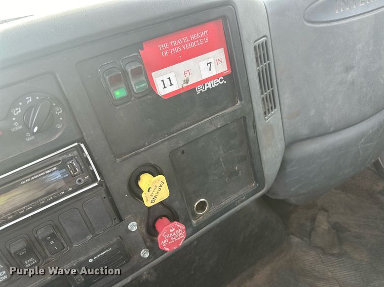 image for item EK9775 2007 International 7300  bucket truck