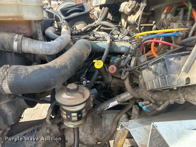 image for item EK9775 2007 International 7300  bucket truck