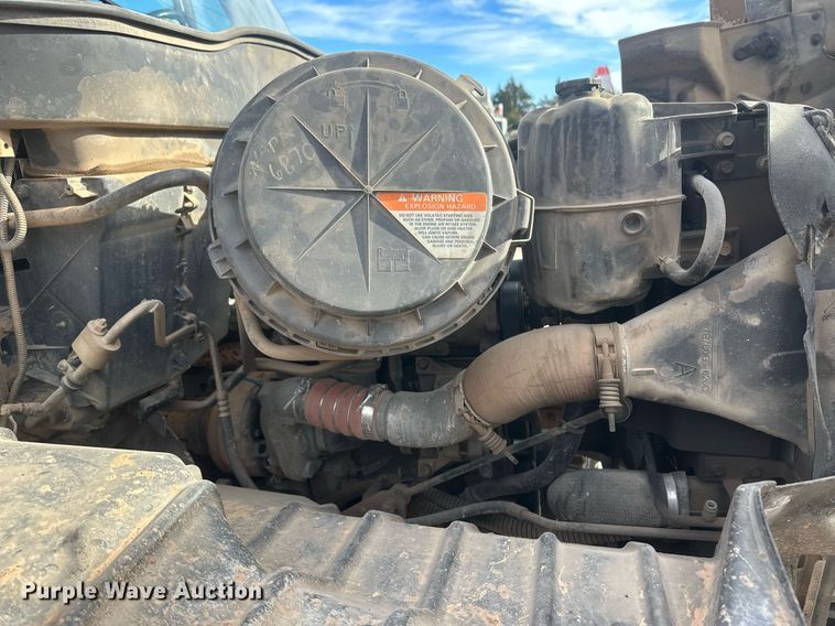 image for item EK9775 2007 International 7300  bucket truck