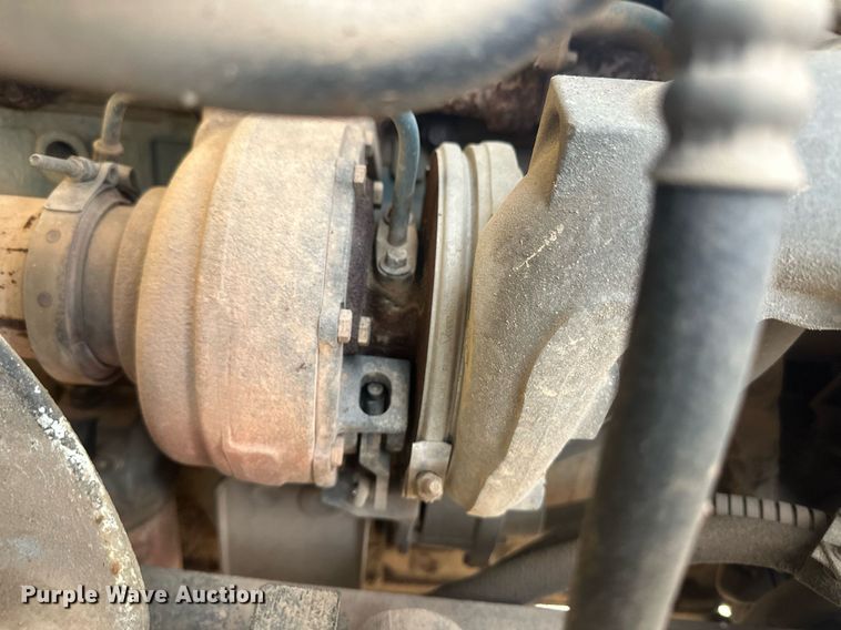 image for item EK9775 2007 International 7300  bucket truck