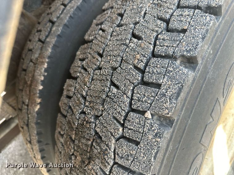 image for item EK9775 2007 International 7300  bucket truck