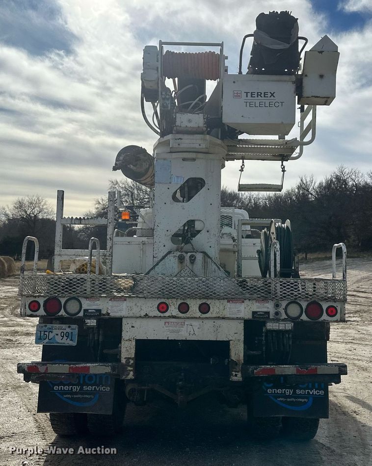 image for item EK9776 2009 International 7400 WorkStar  digger derrick truck