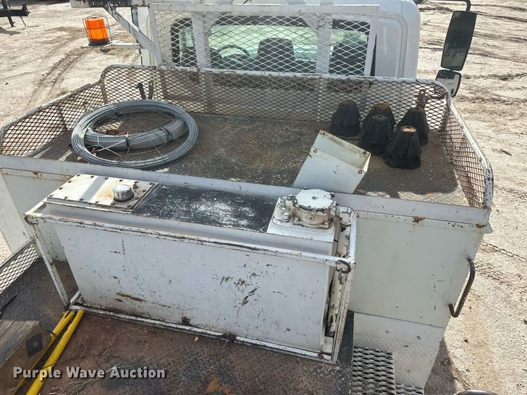 image for item EK9776 2009 International 7400 WorkStar  digger derrick truck