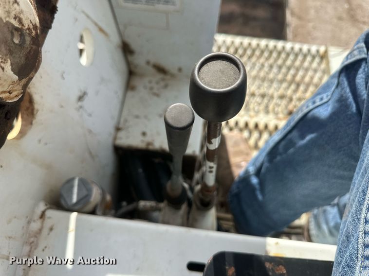 image for item EK9776 2009 International 7400 WorkStar  digger derrick truck