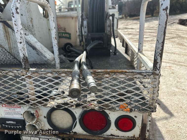 image for item EK9776 2009 International 7400 WorkStar  digger derrick truck