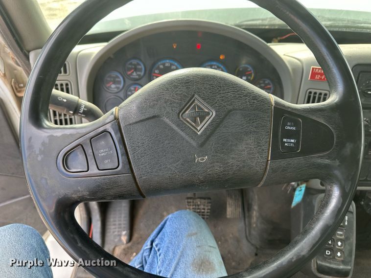 image for item EK9776 2009 International 7400 WorkStar  digger derrick truck