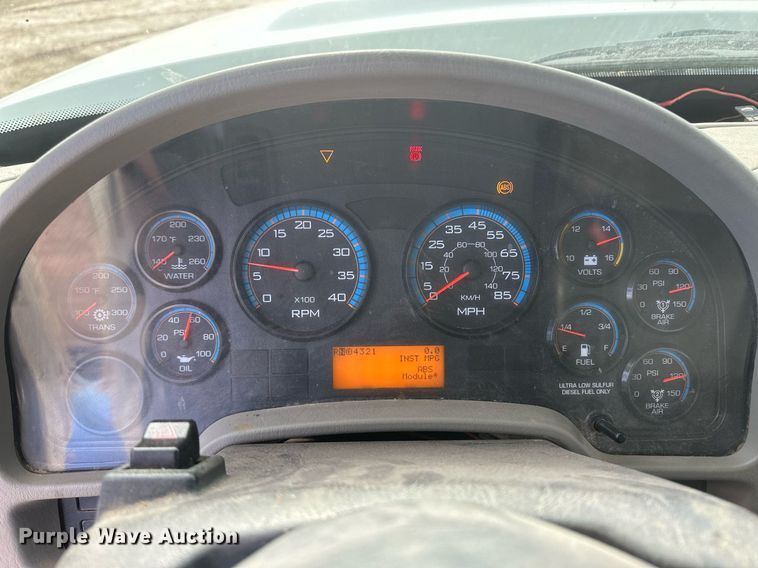 image for item EK9776 2009 International 7400 WorkStar  digger derrick truck