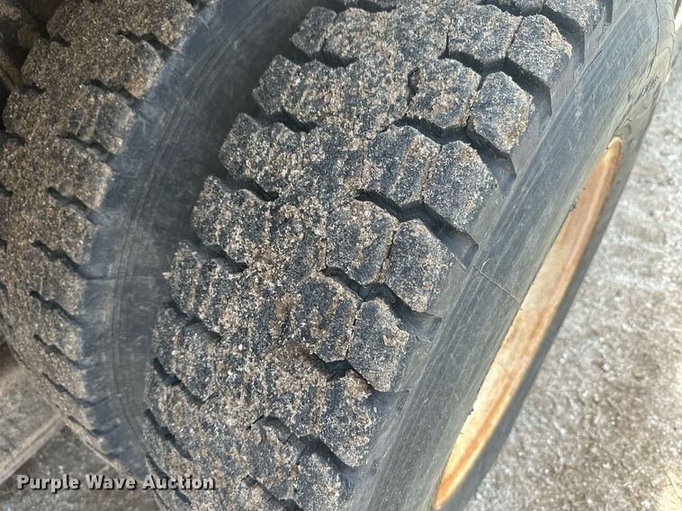 image for item EK9776 2009 International 7400 WorkStar  digger derrick truck