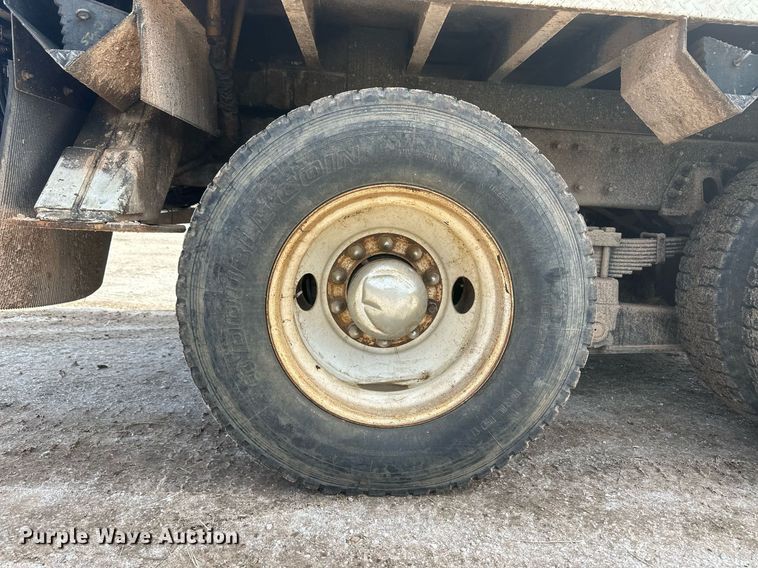 image for item EK9776 2009 International 7400 WorkStar  digger derrick truck