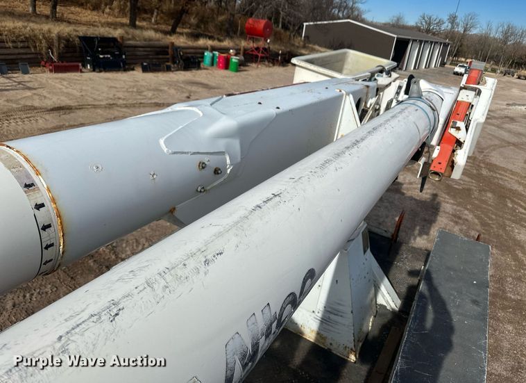 image for item EK9777 2007 International 7300  bucket truck