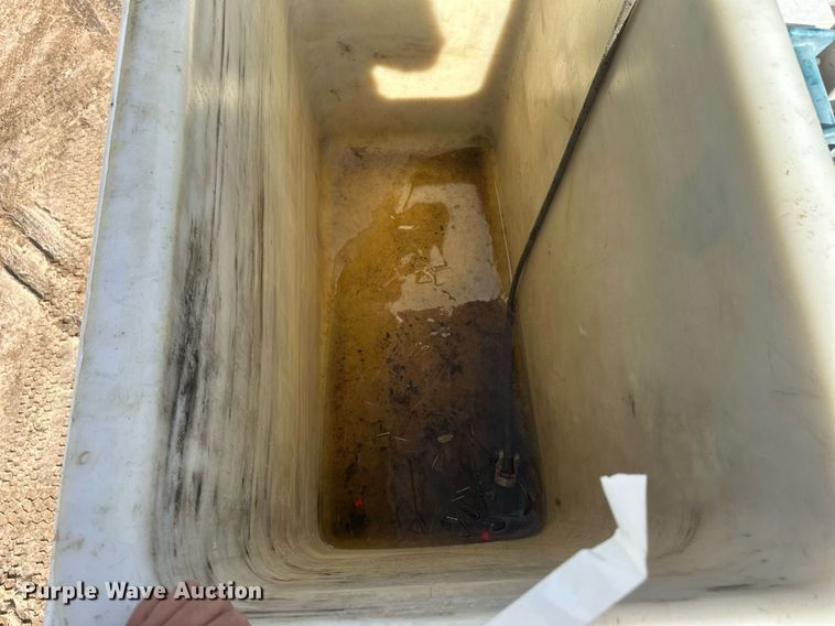 image for item EK9777 2007 International 7300  bucket truck