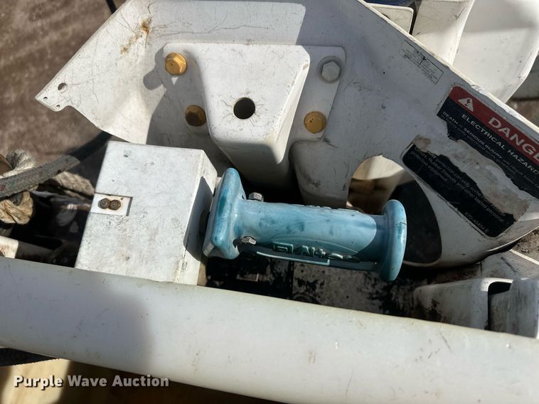 image for item EK9777 2007 International 7300  bucket truck