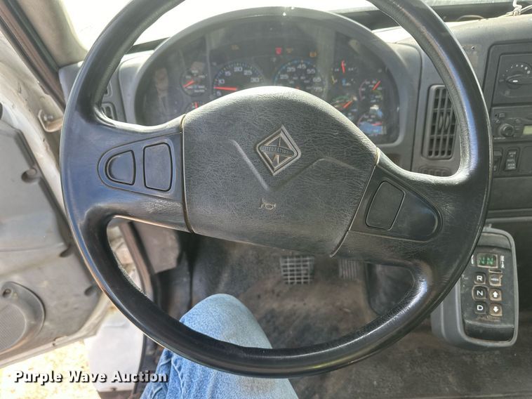 image for item EK9777 2007 International 7300  bucket truck