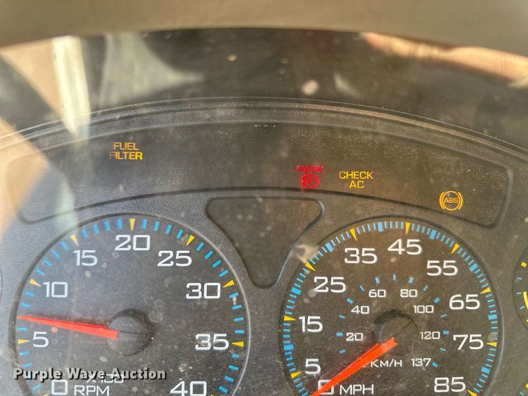 image for item EK9777 2007 International 7300  bucket truck