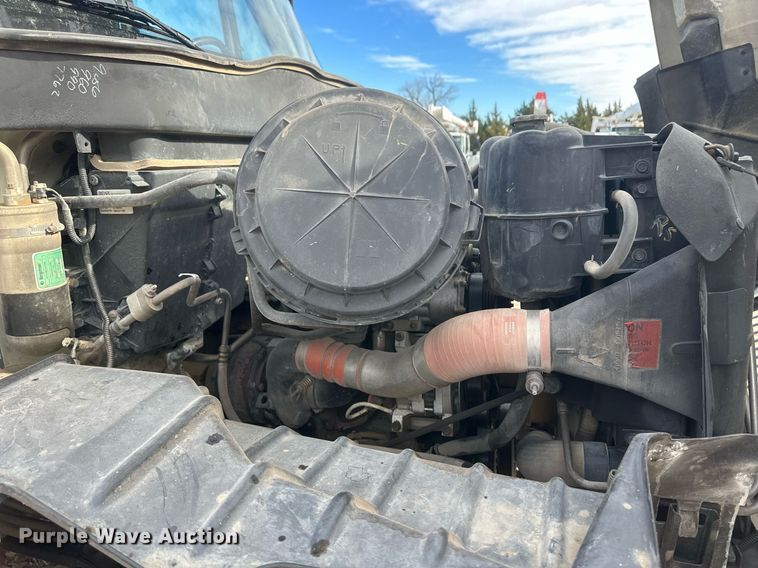 image for item EK9777 2007 International 7300  bucket truck