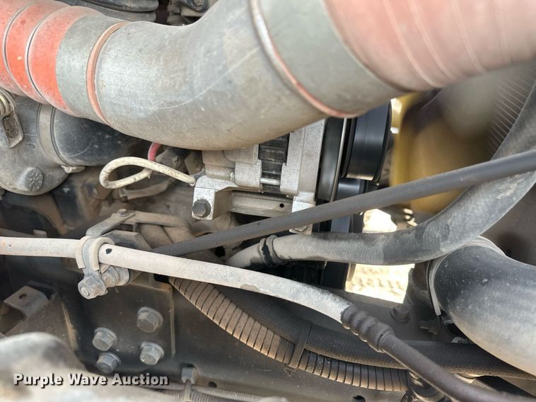 image for item EK9777 2007 International 7300  bucket truck