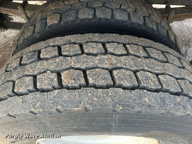 image for item EK9777 2007 International 7300  bucket truck