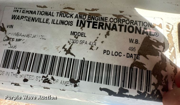 image for item EK9777 2007 International 7300  bucket truck