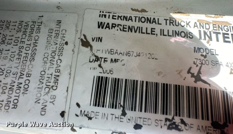 image for item EK9777 2007 International 7300  bucket truck