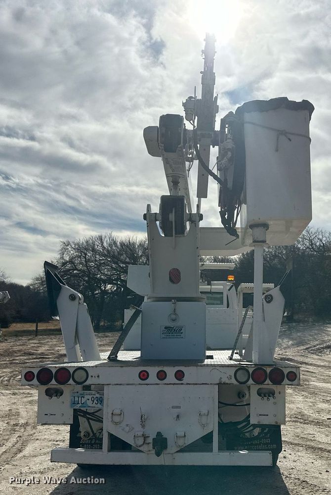 image for item EK9778 2007 Freightliner Business Class M2 106  bucket truck