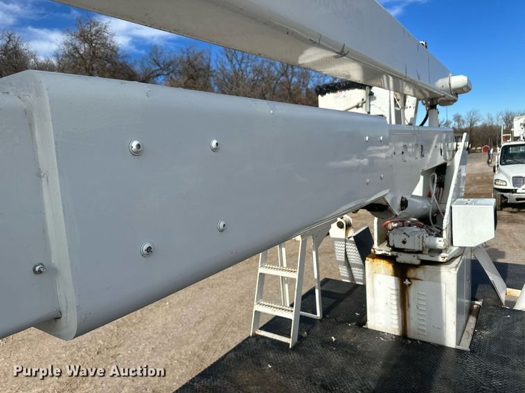 image for item EK9778 2007 Freightliner Business Class M2 106  bucket truck