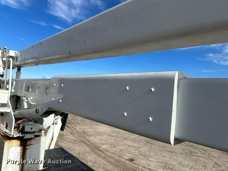 image for item EK9778 2007 Freightliner Business Class M2 106  bucket truck