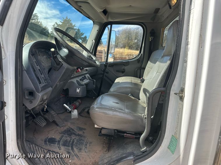 image for item EK9778 2007 Freightliner Business Class M2 106  bucket truck