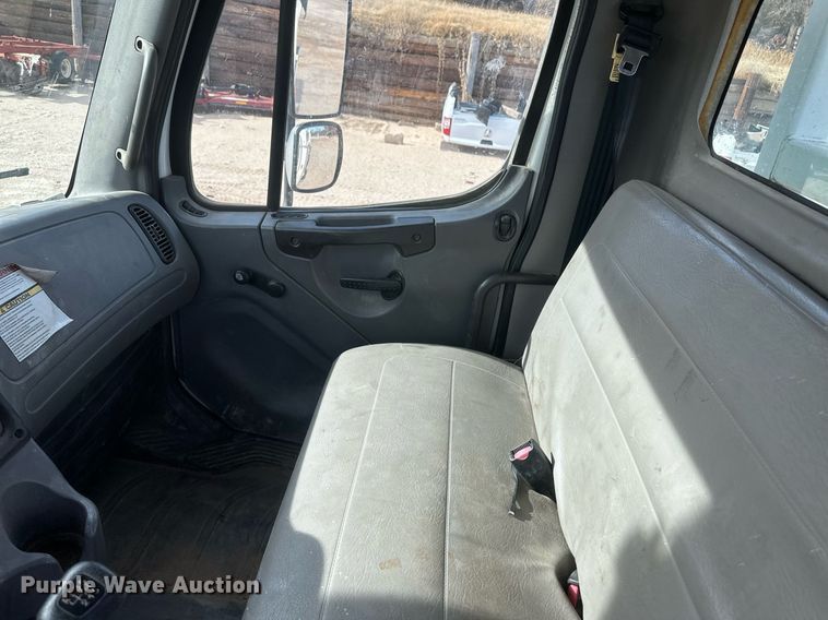 image for item EK9778 2007 Freightliner Business Class M2 106  bucket truck