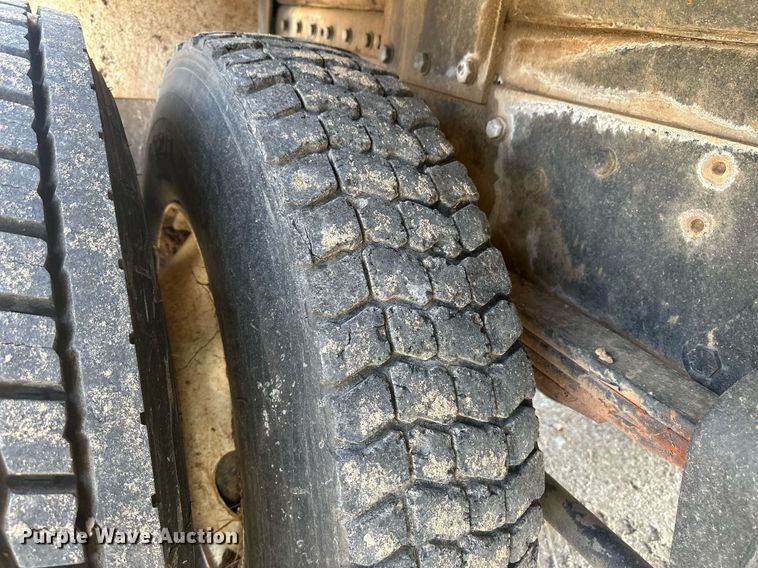 image for item EK9778 2007 Freightliner Business Class M2 106  bucket truck