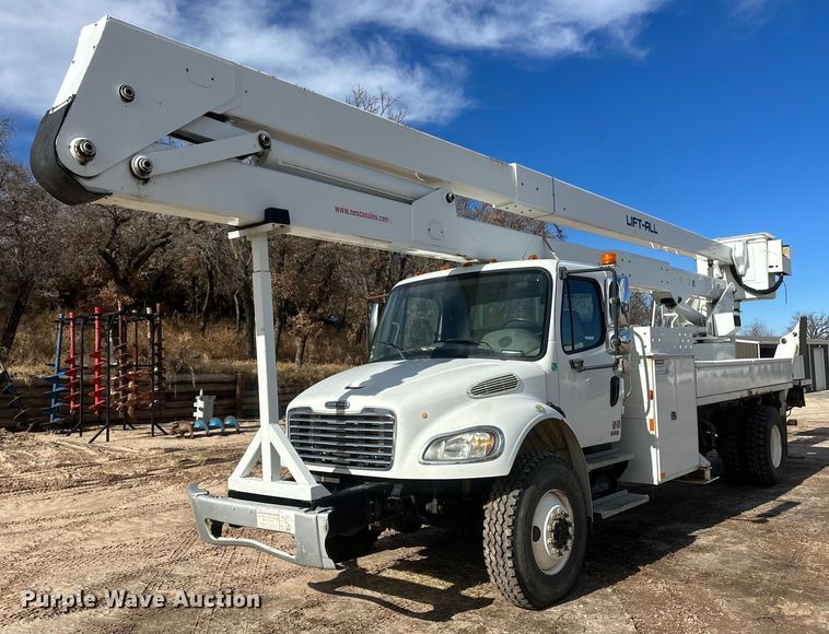 image for item EK9779 2007 Freightliner Business Class M2 106  bucket truck