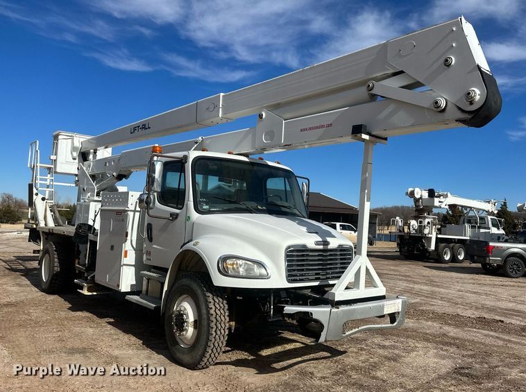 image for item EK9779 2007 Freightliner Business Class M2 106  bucket truck