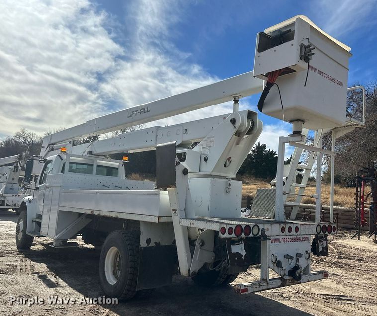 image for item EK9779 2007 Freightliner Business Class M2 106  bucket truck