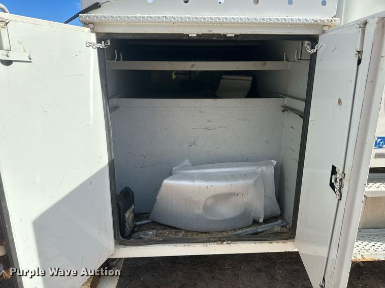 image for item EK9779 2007 Freightliner Business Class M2 106  bucket truck