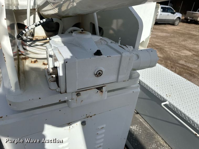 image for item EK9779 2007 Freightliner Business Class M2 106  bucket truck