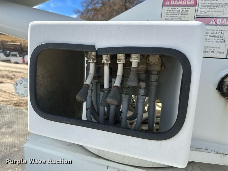 image for item EK9779 2007 Freightliner Business Class M2 106  bucket truck